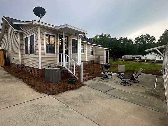 3rd image of 1024 Blythewood Rd