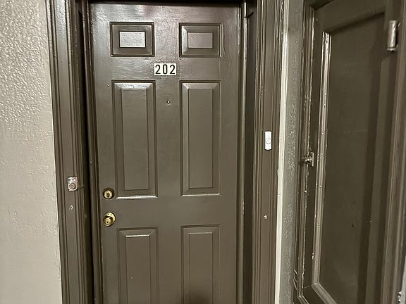 4th image of 118 Corbin Ave APT 202