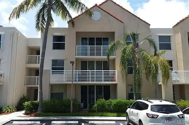 2711 Ocean Club Blvd #203 — Photo 2