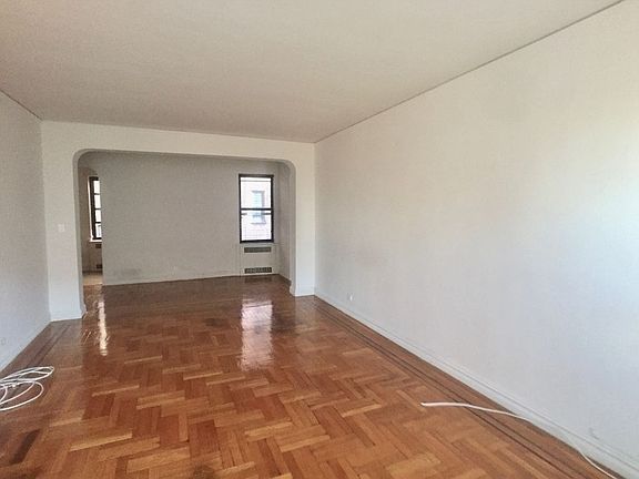4th image of 560 W 218th St APT 5A