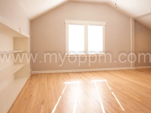 Jb Stone 4202 Barker Avenue, 4202 Barker Ave #4202/02, Omaha, NE 68105