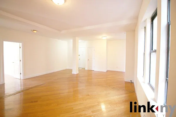 Rented by Link NY Realty | media 1
