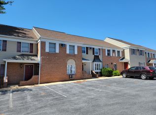61 W Church St APT 10, Denver, PA 17517