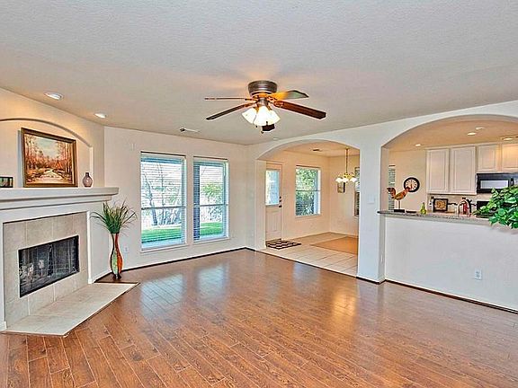 5th image of 2517 Fair Oak St