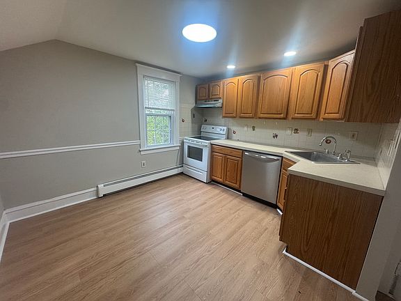 Eat in kitchen