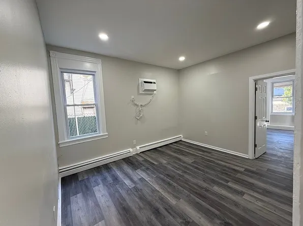 806 11th St, Union City, NJ 07087