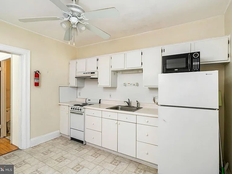 69 Pine St #1 — Photo 4