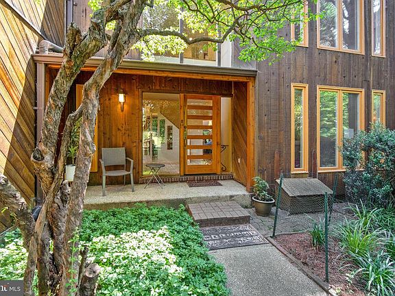 5th image of 8710 Hidden Hill Ln