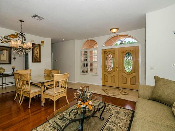 5th image of 1209 Halifax Ct