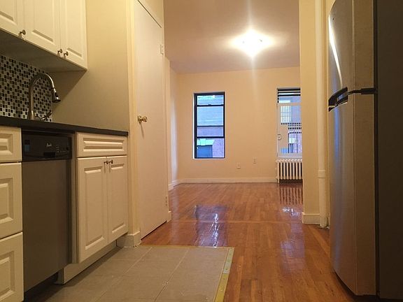 4th image of 423 W 45th St #5FFE