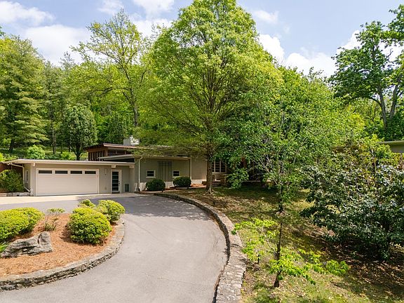 2nd image of 5134 Stanford Dr