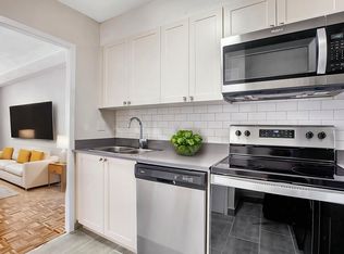 Phoenix Apartments, Ottawa, ON K1Z 7L1