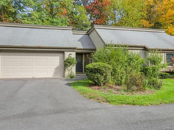 28 Heritage Crest #B, Southbury, CT 06488