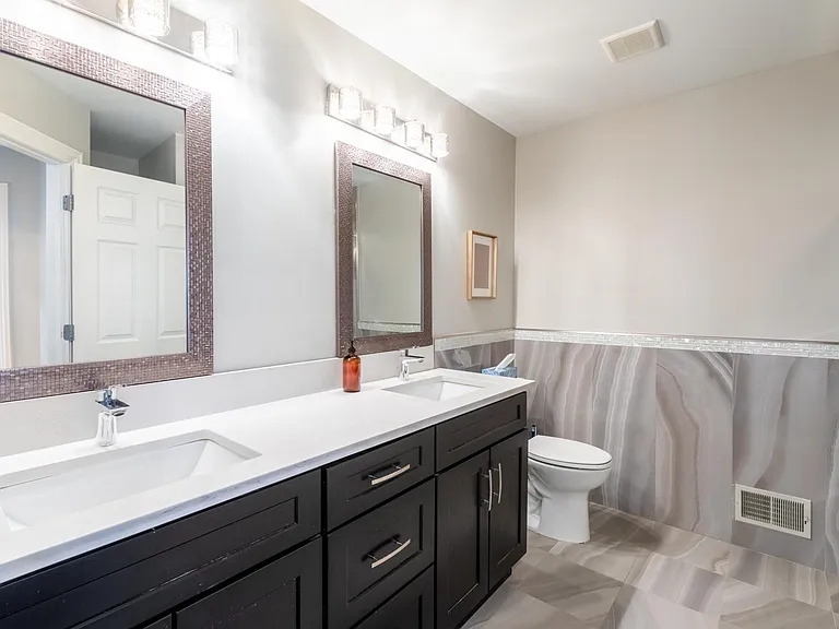 3352 Crooks Rd — Photo 33