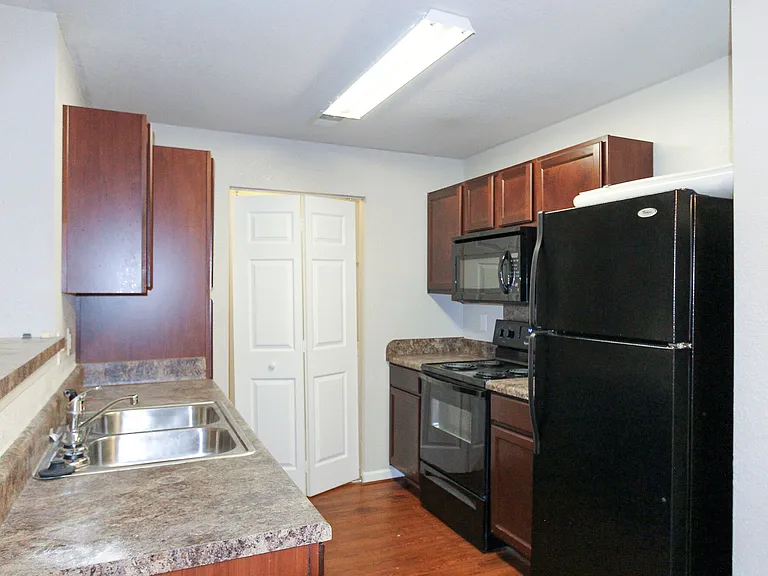 Sizemore Creek Apartments — Photo 7