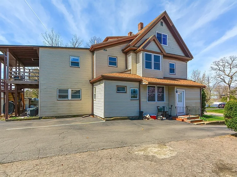 289 Walnut St #1 — Photo 12