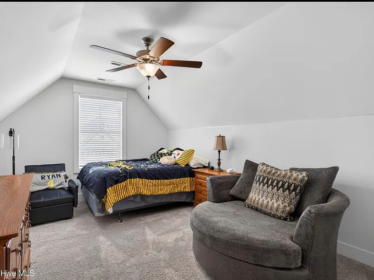 2024 Blue Spruce Dr — Photo 14