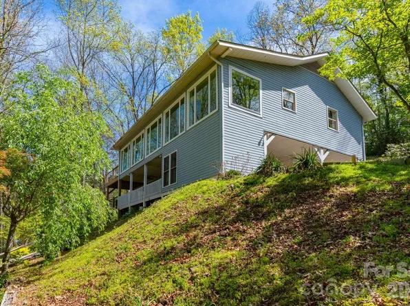87 Medley Dr, Waynesville, NC 28785