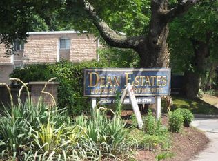 435 Oaklawn Ave, Cranston, RI 02920