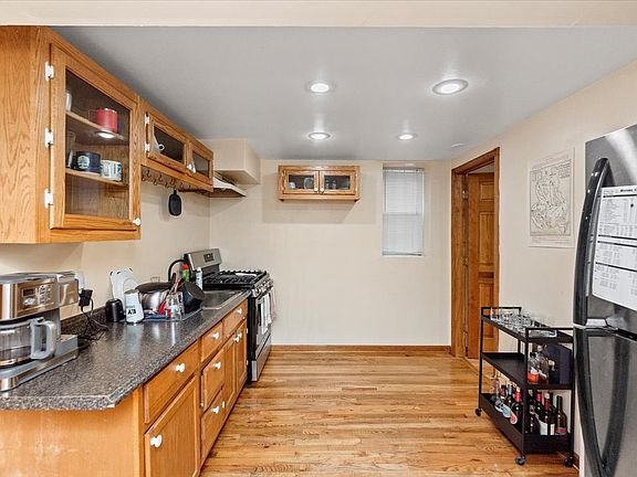 5th image of 3214 N Paulina St #G