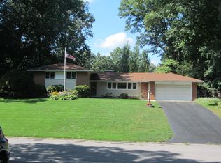 25 Kimberly Rd, Pittsford, NY 14534