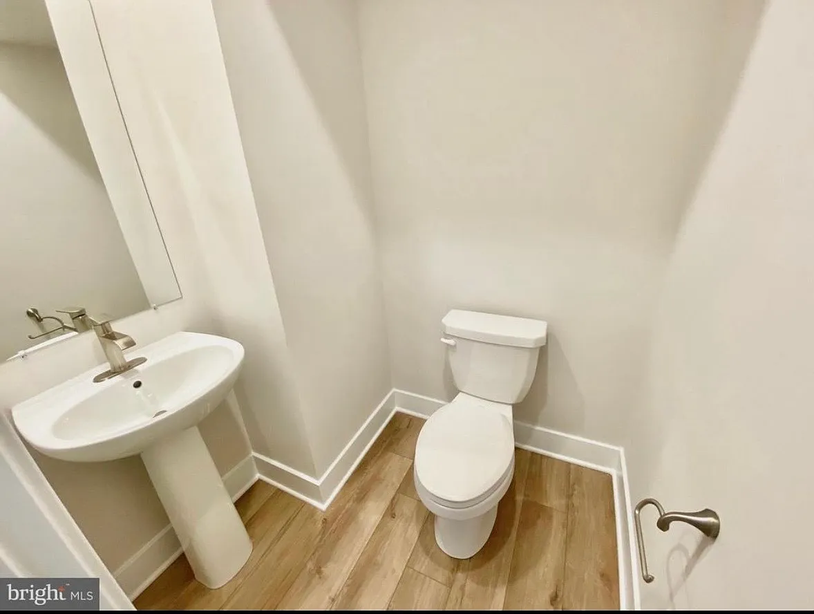 3 bed, 3.5 bath, 1852 sqft, $2,300 — Photo 4