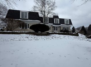 71 Watergate Dr, South Barrington, IL 60010