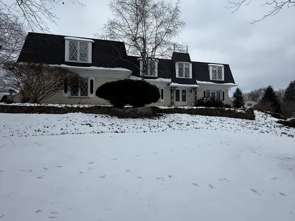 71 Watergate Dr, South Barrington, IL 60010