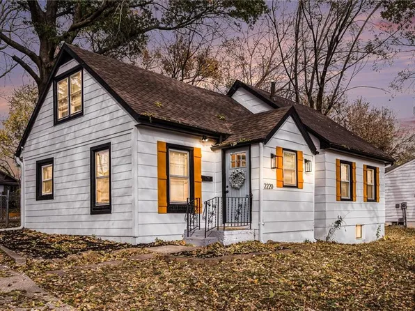 2220 S Cedar Ave, Independence, MO 64052
