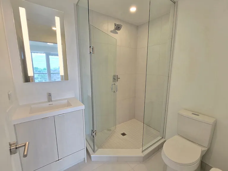 60 Central Park Dr #2110 — Photo 13