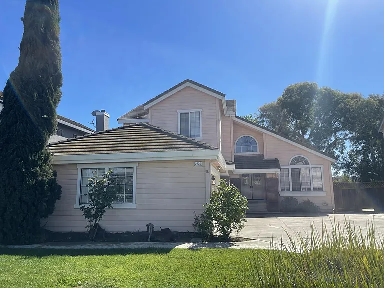 2234 Prestwick Dr — Photo 17