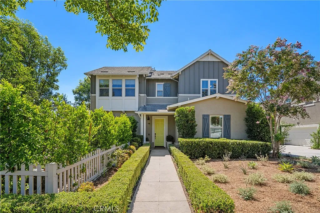 4 bed, 3.5 bath, 1950 sqft, $5,750 — Photo 1