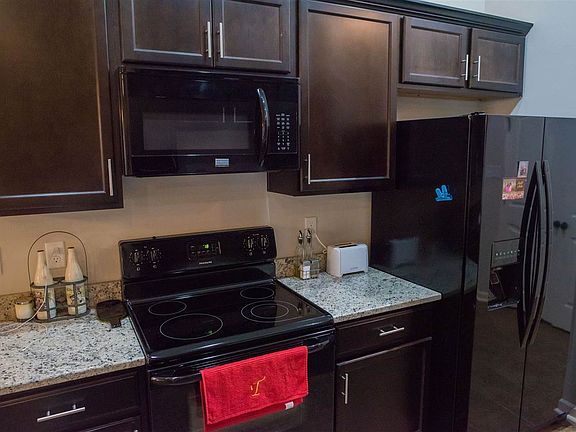 4th image of 442 Cypress Garden Dr