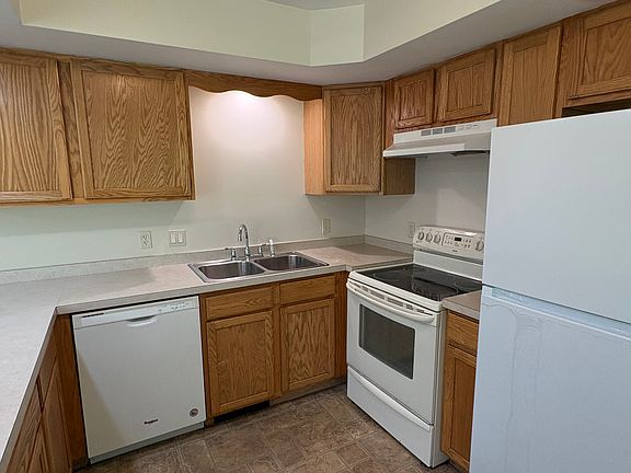 4th image of 49 Bernardino Ave