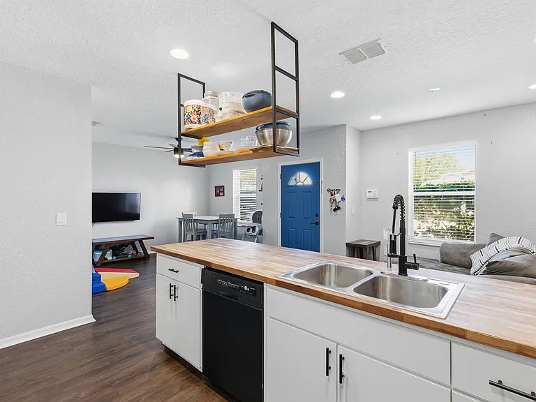 5940 Meadowlane St #5934 — Photo 8