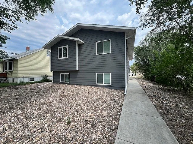 3 bed, 1100 sqft, $1,250 — Photo 2