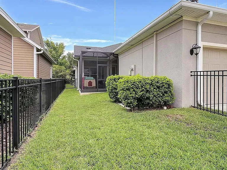 6010 Village Center Dr — Photo 25