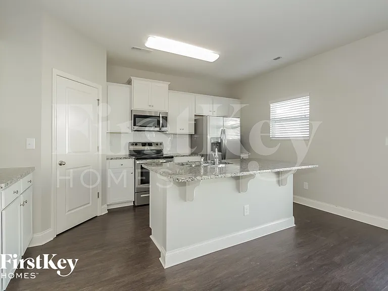 9324 Sloan Forest Dr — Photo 7