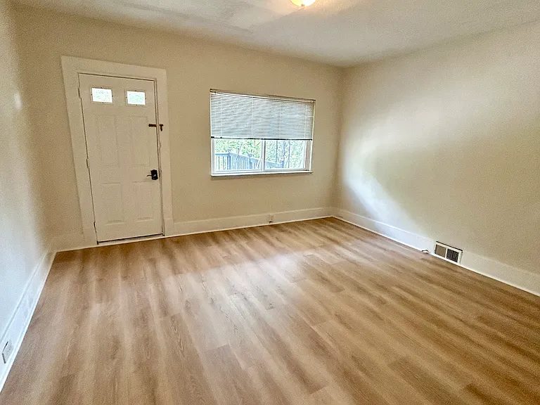 77 Maplewood St — Photo 4