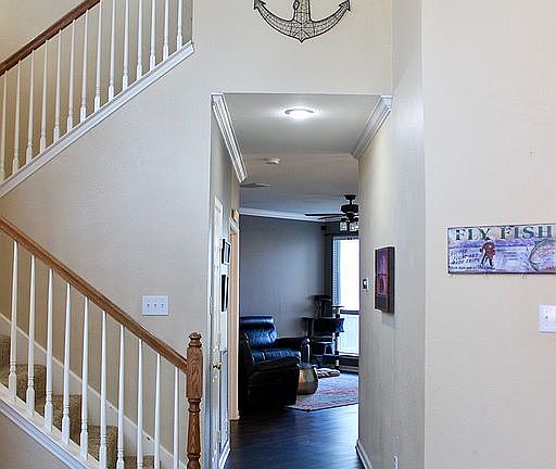 4th image of 7206 Country Club Dr
