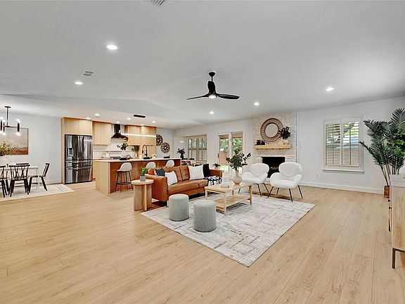 4th image of 12217 Arrowwood Dr
