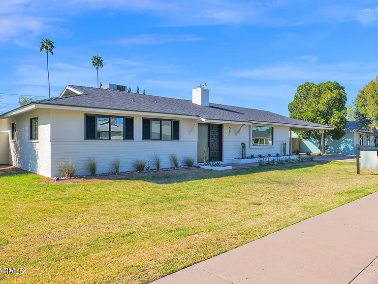 501 W Seldon Ln — Photo 6