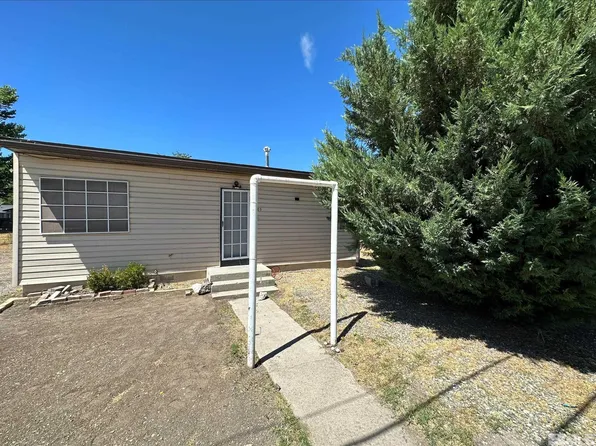 605 S Center St, Yerington, NV 89447