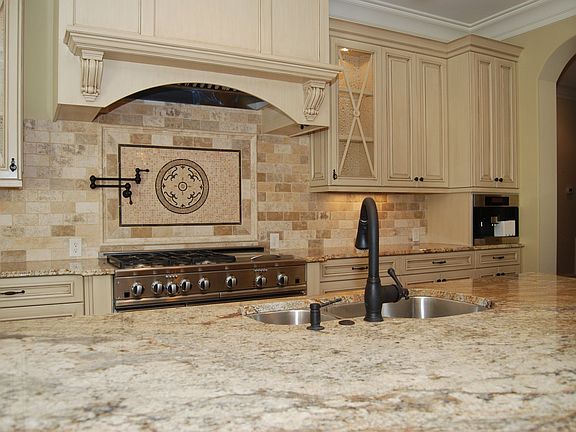 5th image of 7005 Willow Trace Ln