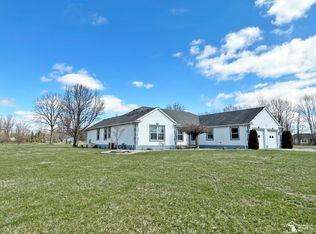 2748 Dean Rd, Lambertville, MI 48144