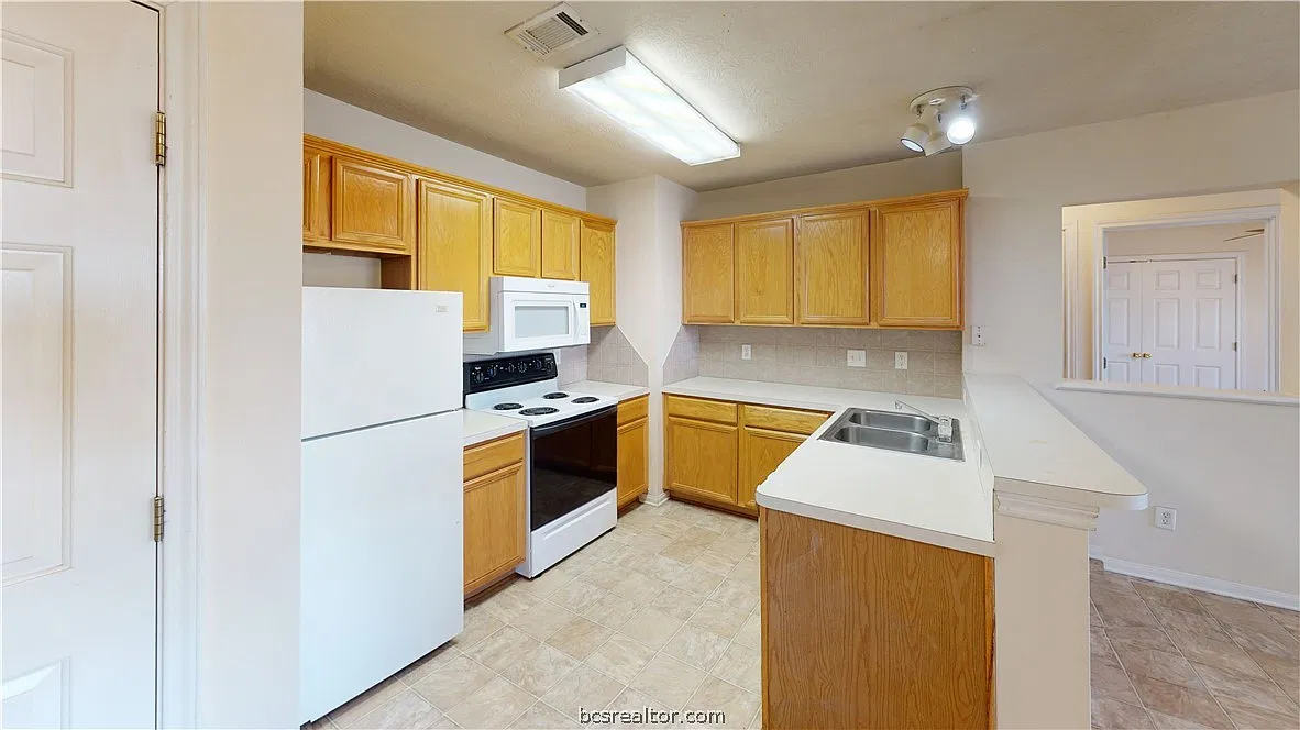 3 bed, 1224 sqft, $1,200 — Photo 3