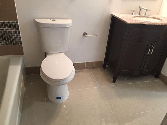 3rd image of 1470 NE 123rd St APT 809