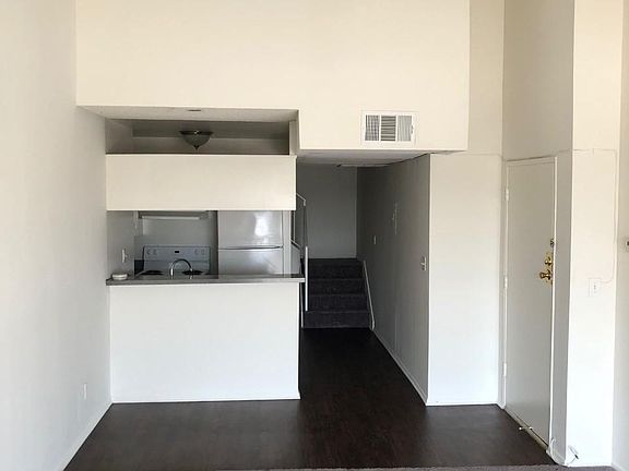 5th image of 1430 N Martel Ave #205