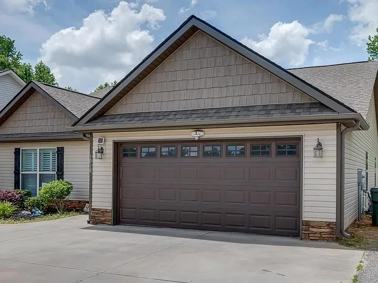 1018 Poplar Drive Ext — Photo 3