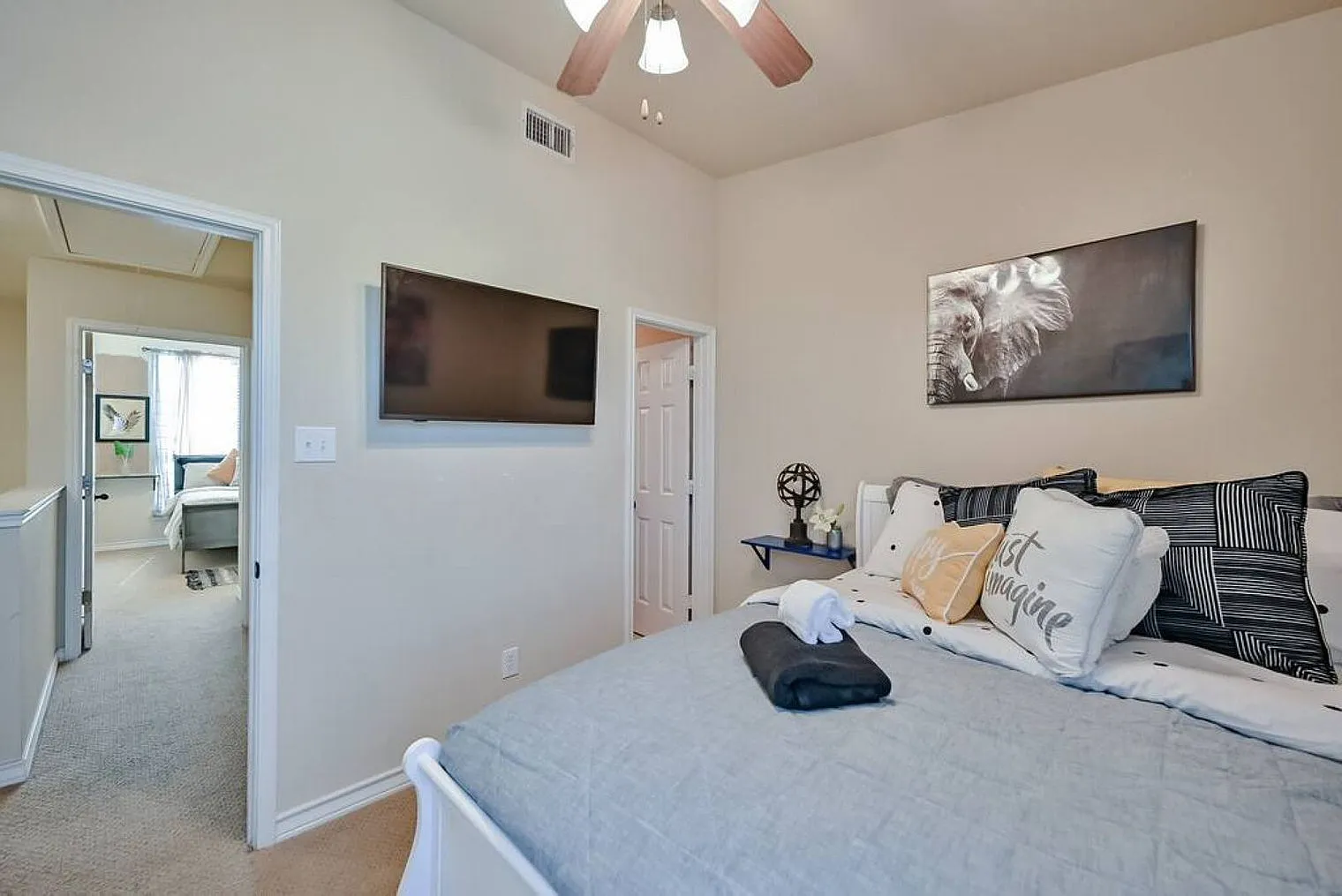 2 bed, 2.0 bath, $3,220 — Photo 3